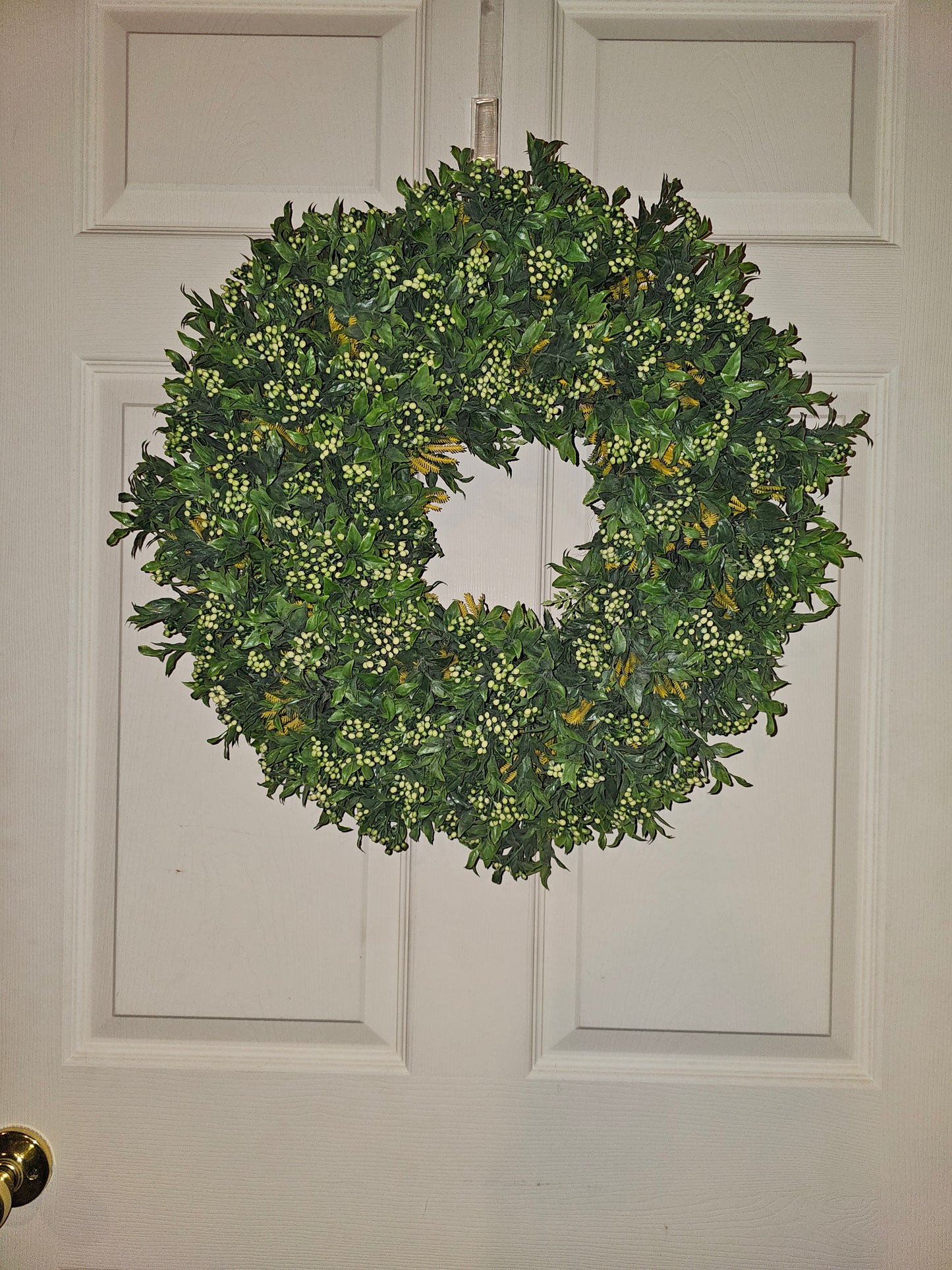 Full Green Berry Everyday Wreath