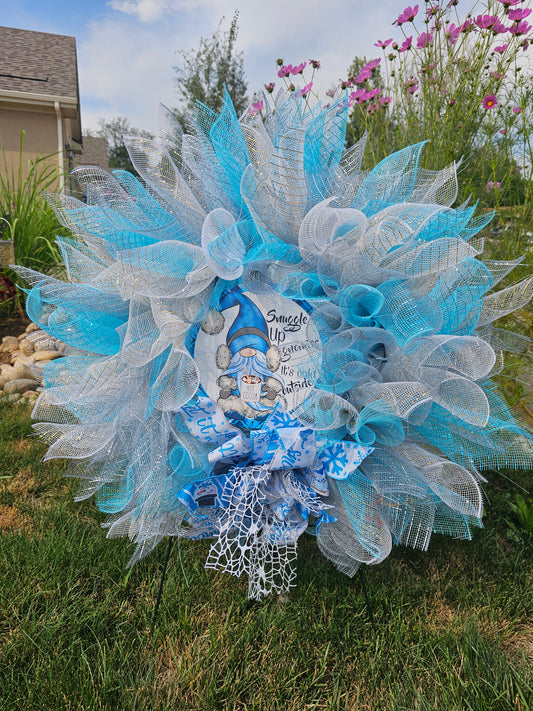 Blue & Silver Winter Wreath – Handmade Mesh Snowflake Door Décor with Cozy Hot Cocoa Sign for Christmas & Holiday Season