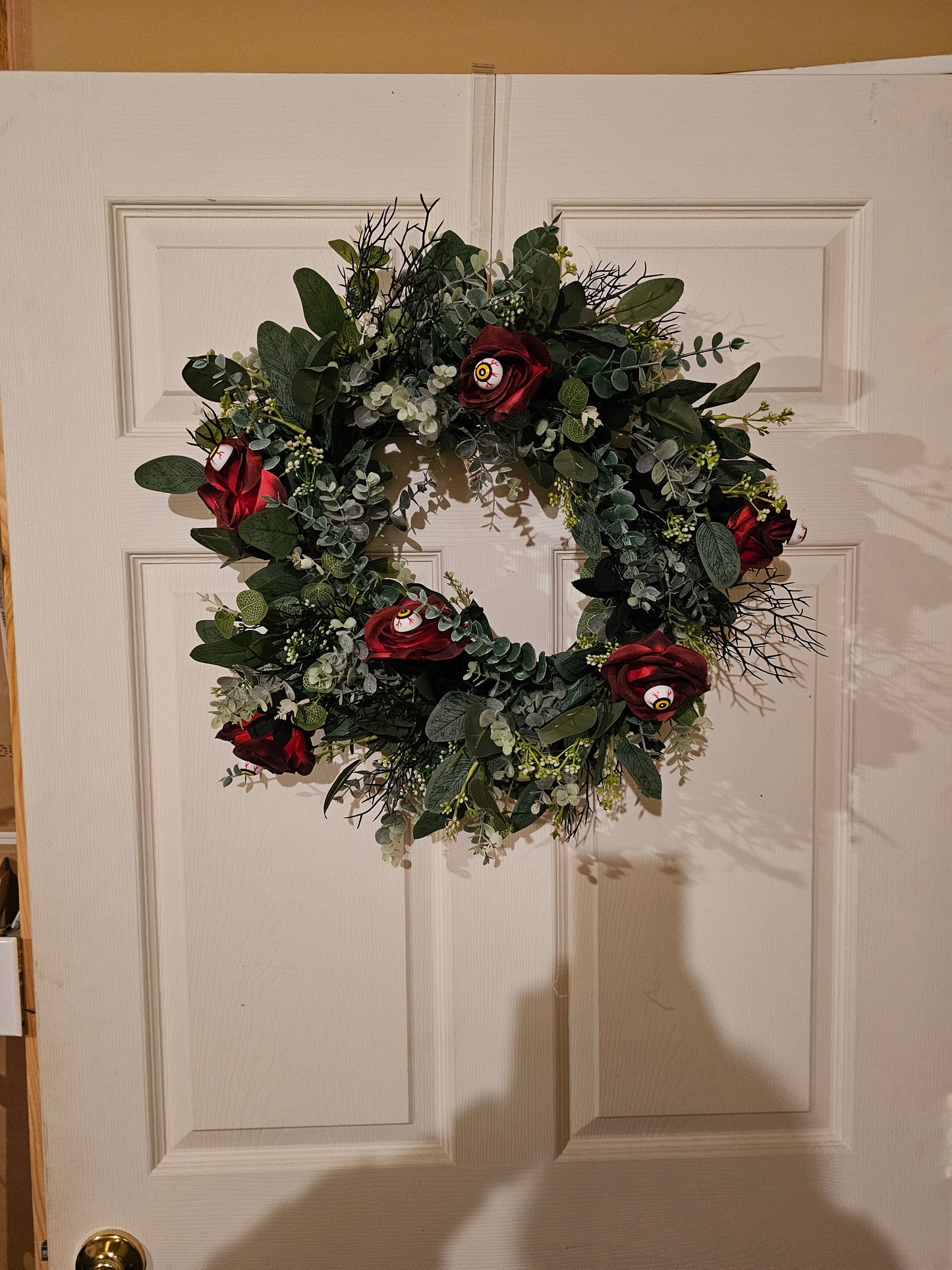 Spooky Halloween Wreath with Eyeball Roses, Gothic Front Door Decor, Creepy Haunted House Wreath