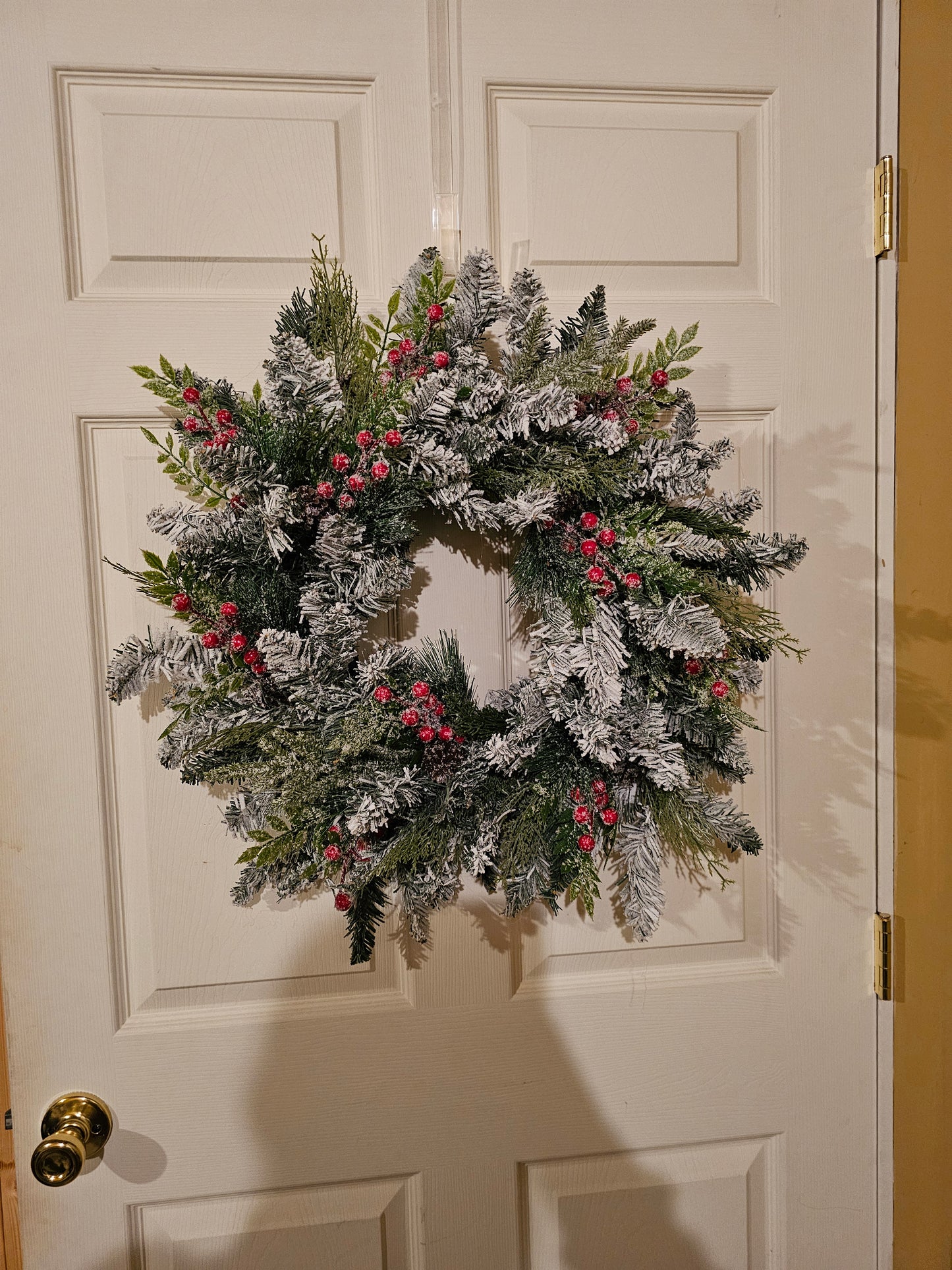Flocked Christmas Wreath with Red Berries, Winter Holiday Door Decor, Snowy Pine Wreath for Front Door Decoration