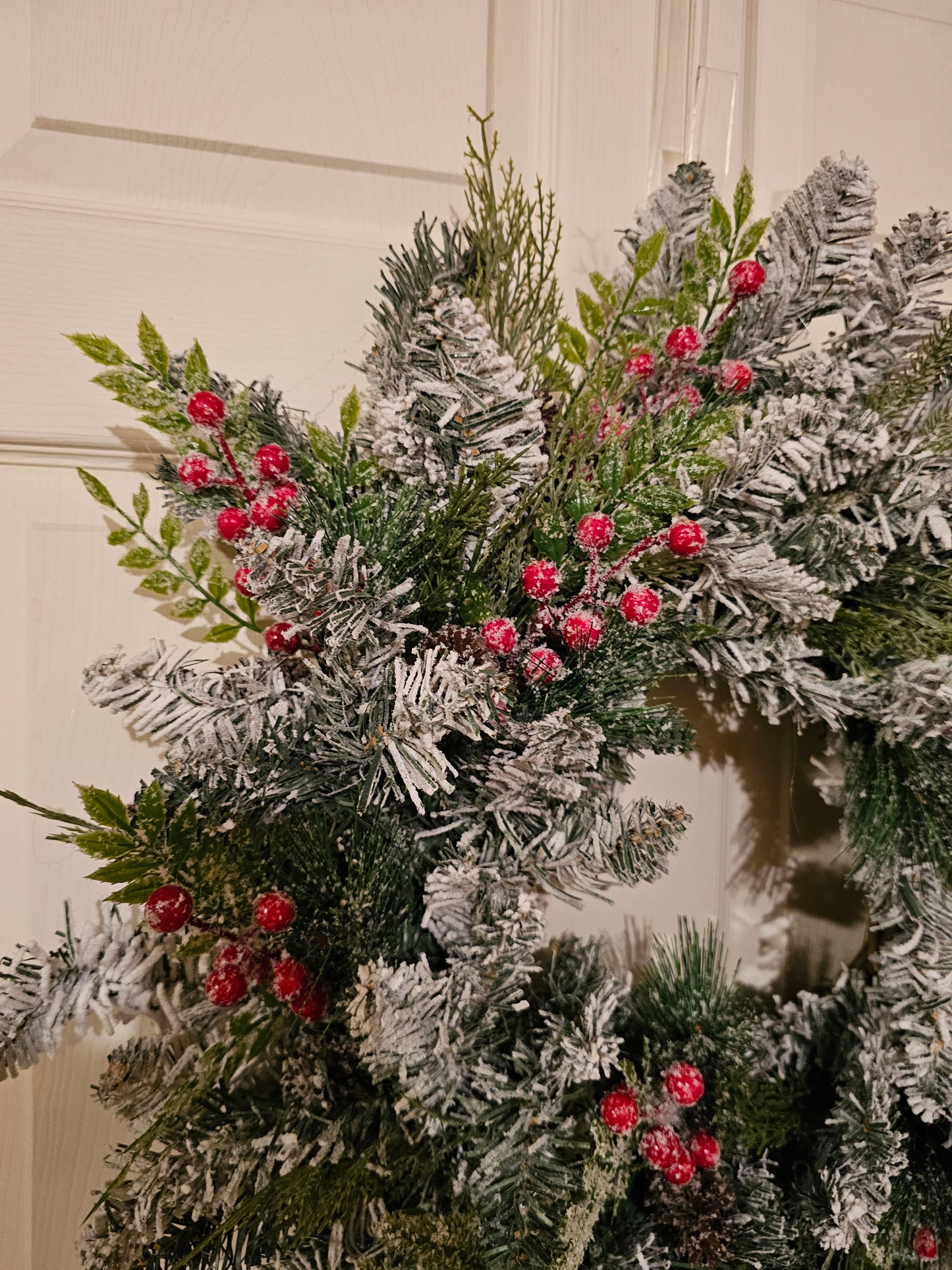 Flocked Christmas Wreath with Red Berries, Winter Holiday Door Decor, Snowy Pine Wreath for Front Door Decoration