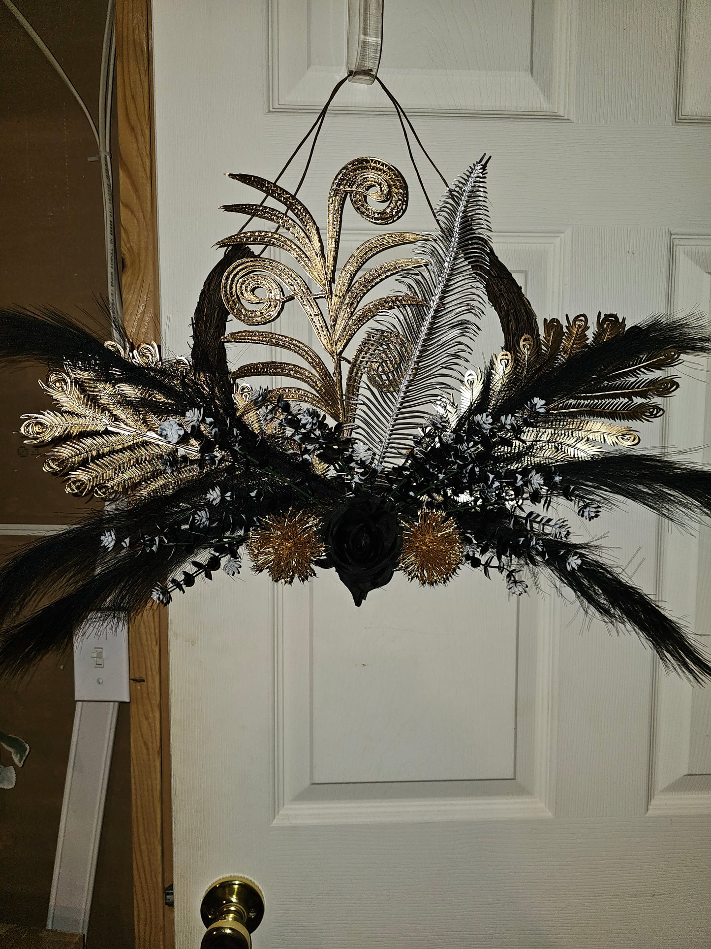 Black & Gold Luxury Door Swag – Elegant Feather & Metallic Wall Decor – Handmade Statement Piece