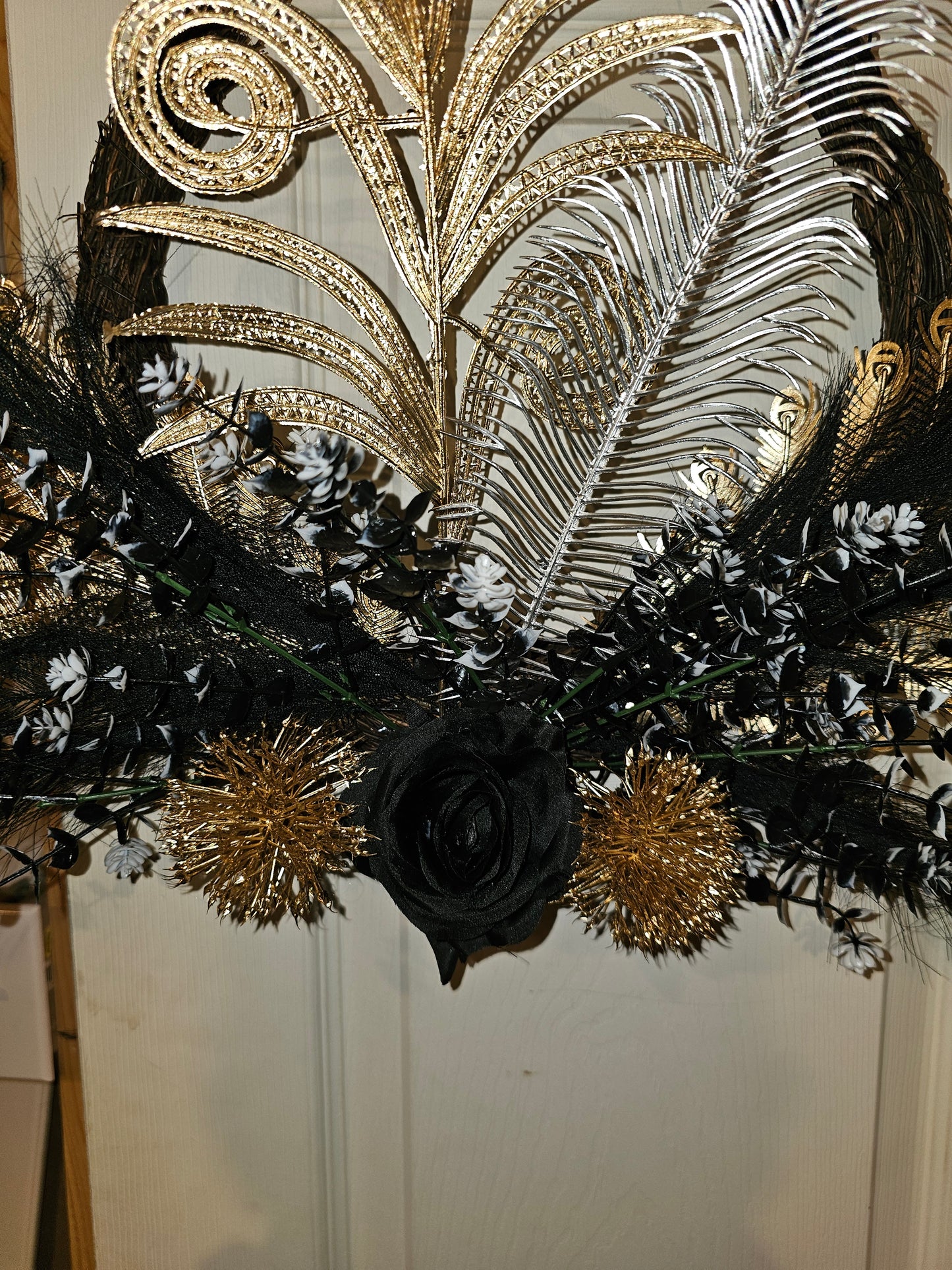 Black & Gold Luxury Door Swag – Elegant Feather & Metallic Wall Decor – Handmade Statement Piece