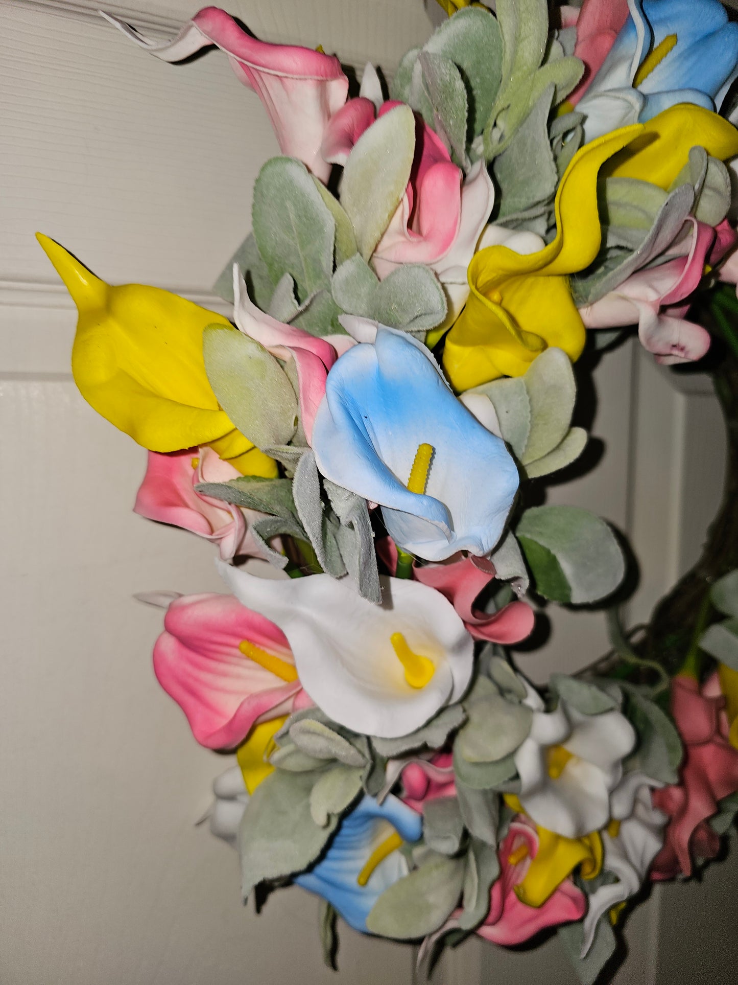 Pastel Calla Lily Spring Wreath – Soft Floral Door Decor