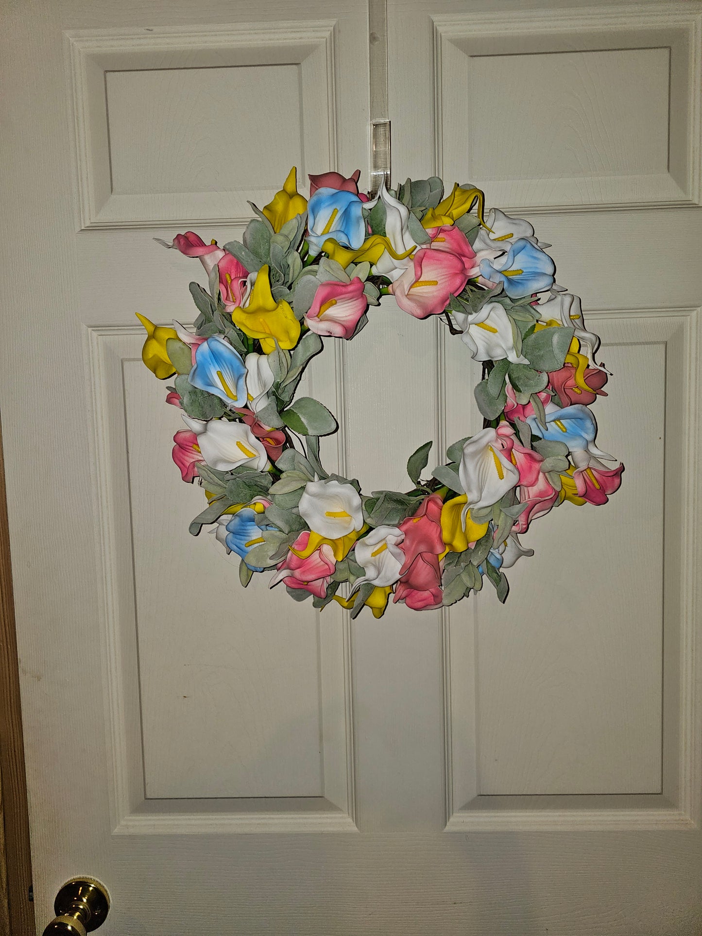 Pastel Calla Lily Spring Wreath – Soft Floral Door Decor